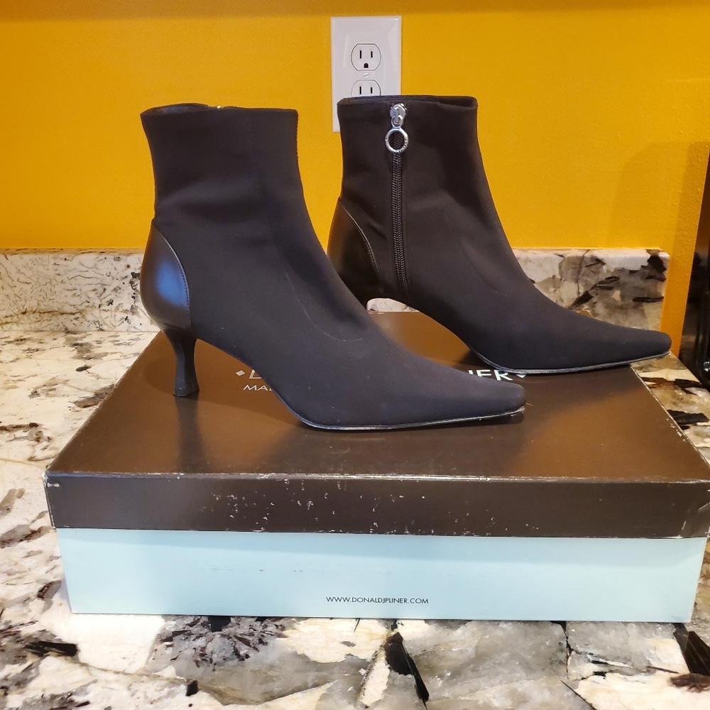 Donald J Pliner 'Larain' Kitten Heel Boots